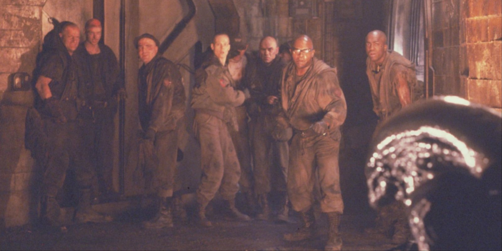 Alien 3 Ripley And The Other Fiorina Prisoners Being Confronted By A Xenomorph.