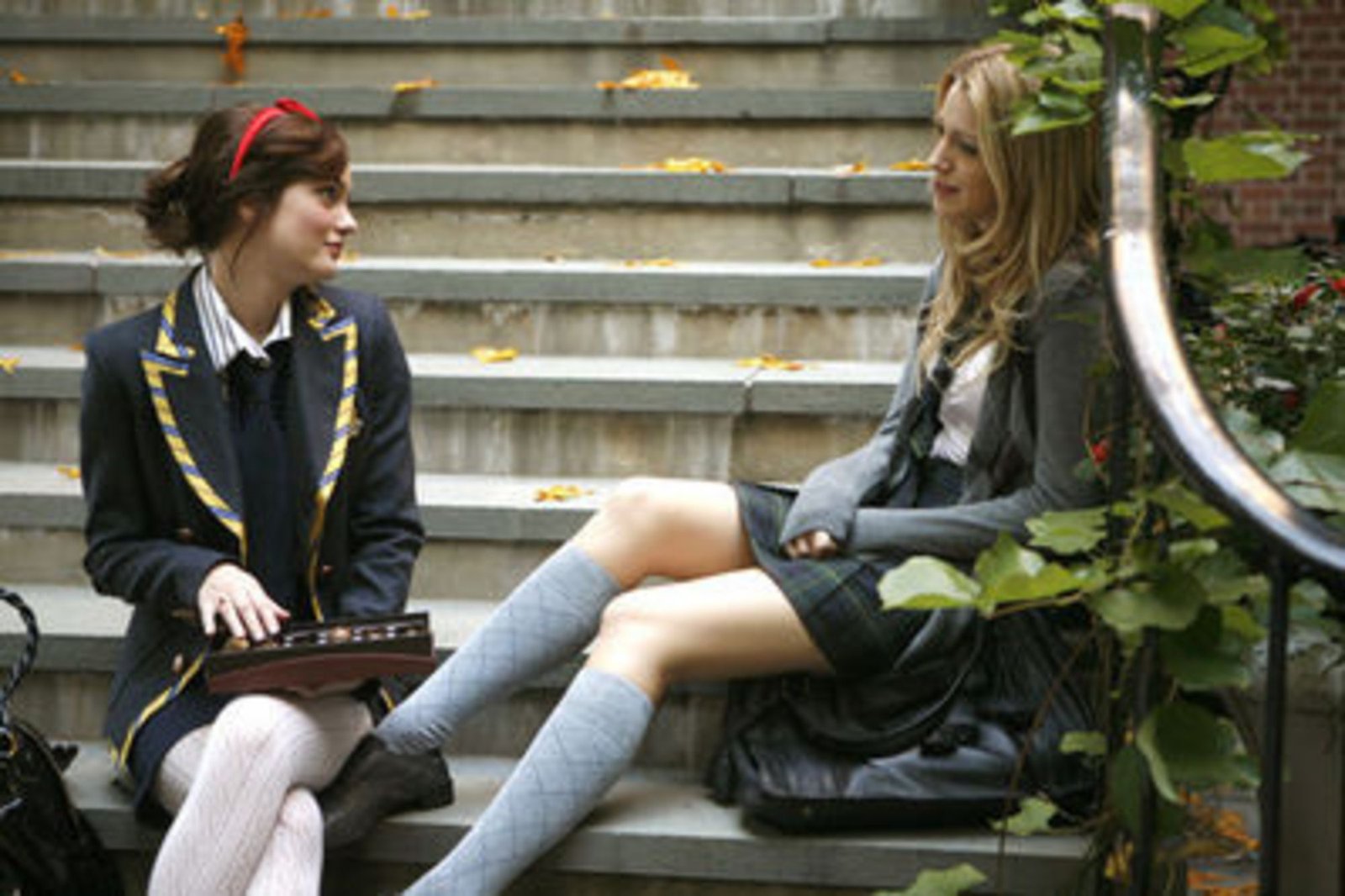 Blair and Serena on steps in Gossip Girl