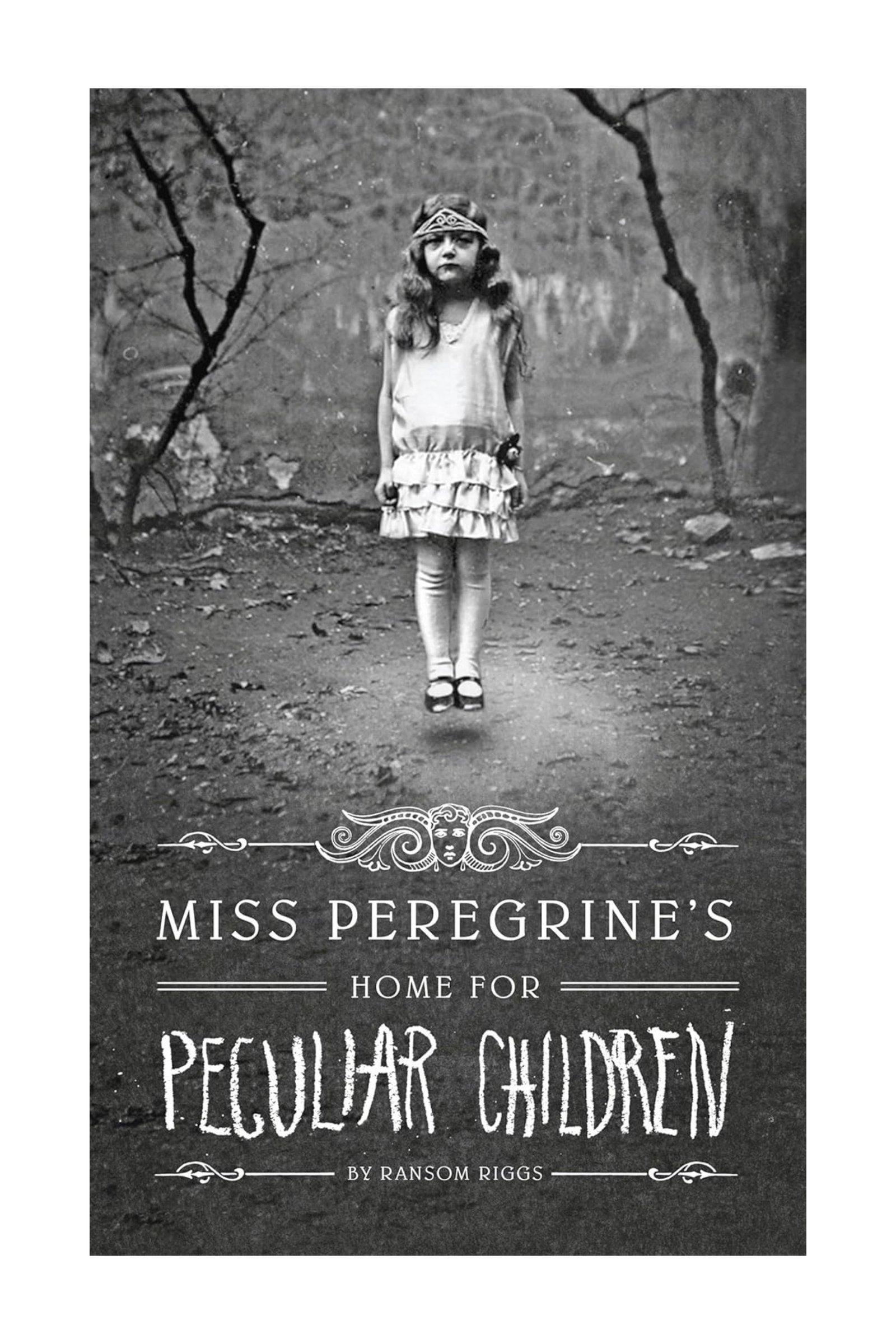 7 Books Similar To The Umbrella Academy 14 Image of Miss Peregrine's Home for Peculiar Children book 1 by Ransom Riggs