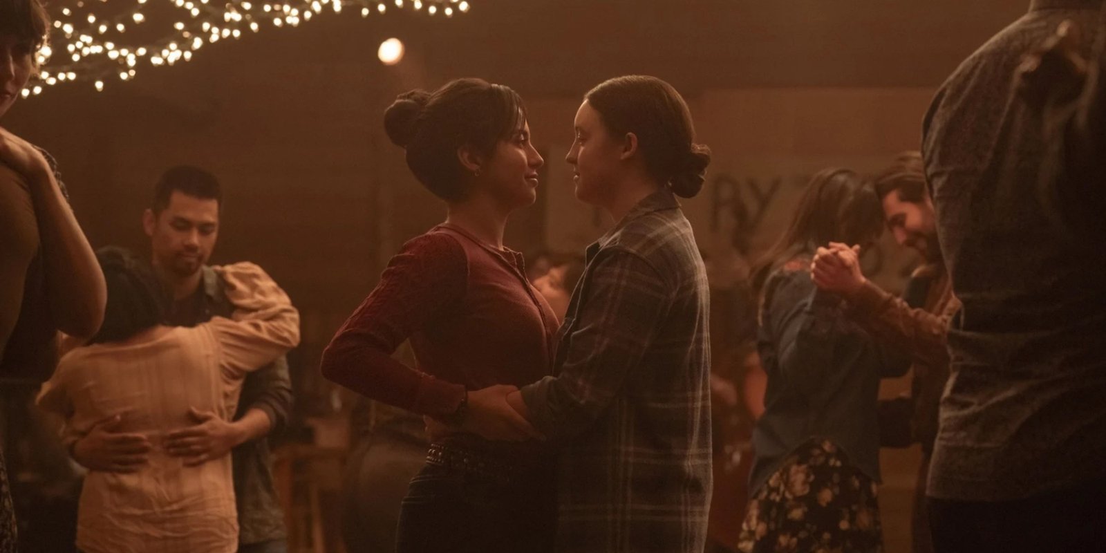 Ellie and Dina dancer in The Last of Us