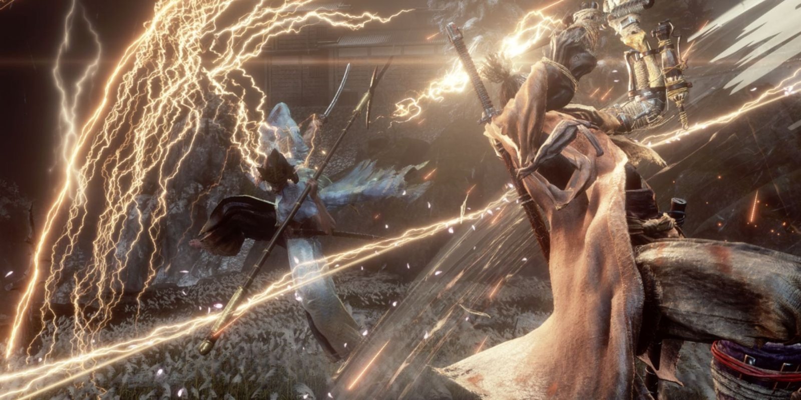 Wolf counters Isshin's lightning attack during the final battle in Sekiro: Shadows Die Twice.